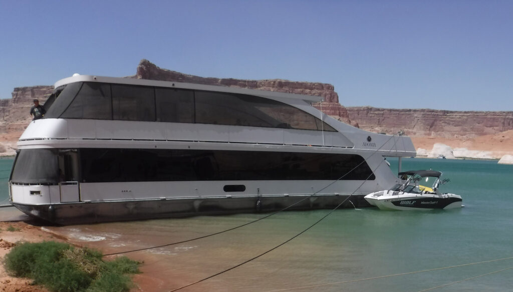 boat in Glen Canyon NRA