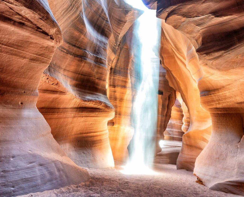 photo of a light beam in upper Antelope Canyon by Gagliardi Photography.