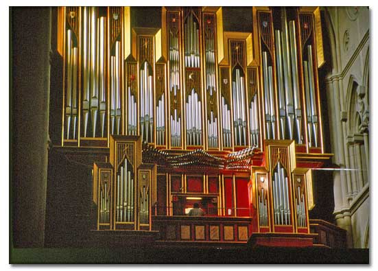Organ in Madrid’s La Almudena cathedral