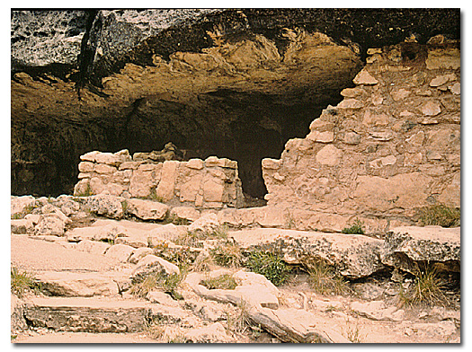 Sinagua cliff dwellings Walnut canyon